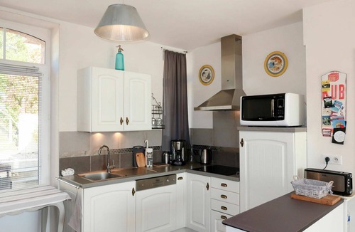 Saint-Cast-le-Guildo Apartment | Cosy apartment for 2 guests with WIFI, TV and terrace