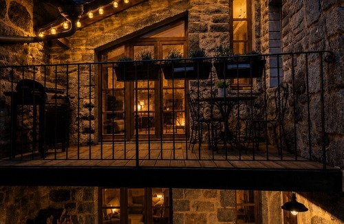 Les Monts-Verts Ski Chalet | Cosy Country Cottage with Fireplaces, Balcony and Garden