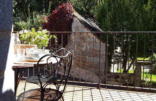 Les Monts-Verts Ski Chalet | Cosy Country Cottage with Fireplaces, Balcony and Garden