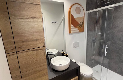La Trinite-Surzur Cabin | Cosy lodge with private Jacuzzi