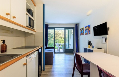 Moliets-et-Maa Apartment | Cosy studio in Moliets et Maa with private terrace, barbecue, ideal for 4 people