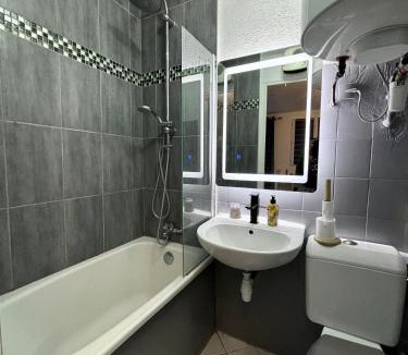 Nogent Village Apartment | Cosy Studio in Nogent-sur-Marne, City Centre, WiFi