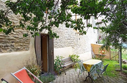 Yzeron Apartment | Cosy, vaulted studio with terrace
