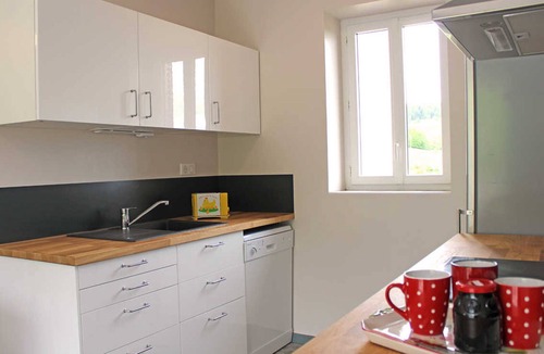 Lavoine Cottage | Cottage Chez Mamie with garden and terrace, near Vichy