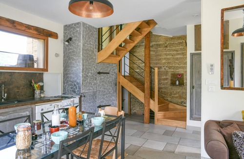 Saint-Bueil House | Cottage 'Entre Lacs Et Montagne' with Mountain View, Wi-Fi and Air Conditioning
