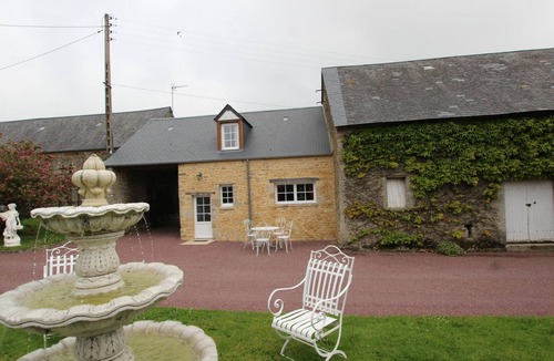 Baupte Cottage | Cottage for 2 with garden, all charges included