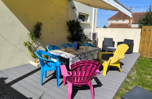 Bransat Cottage | Cottage for 6 in Allier with garden, terrace and air conditioning