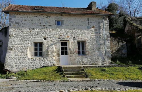 Charroux Cottage | Cottage for 6 near Vichy - Nature and Comfort