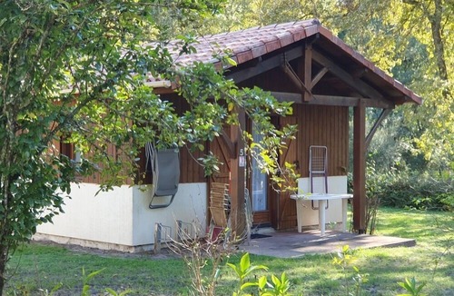 Noaillan Ski Chalet | Cottage in a natural setting by the river