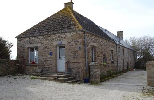 Vicq-sur-Mer House | Cottage in Cosqueville near Normandy Coast