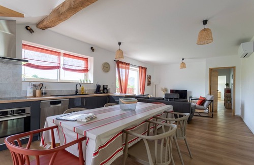 Osses House | Cottage in the Basque Mountains with View, Wi-Fi and Air Conditioning
