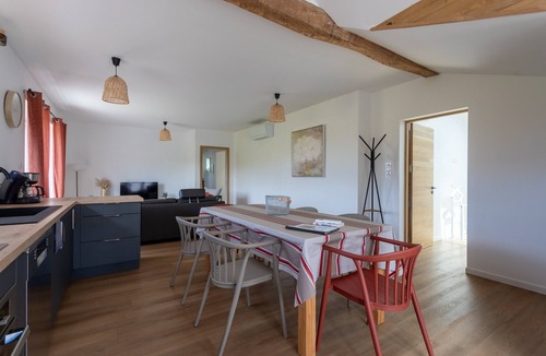 Osses House | Cottage in the Basque Mountains with View, Wi-Fi and Air Conditioning