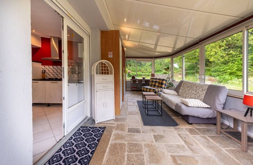 Plumelin House | Cottage 'Jardins De La Cantine Au Fil De L'o' with Private Terrace, Shared Garden and Wi-Fi