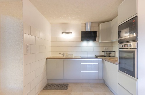 Les Assions House | Cottage 'L'Ancienne Estable' with Private Terrace, Private Garden and Air Conditioning
