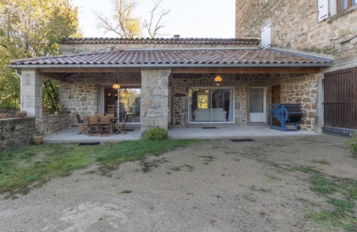 Les Assions House | Cottage 'L'Ancienne Estable' with Private Terrace, Private Garden and Air Conditioning