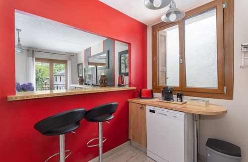 Gincla House | Cottage 'Le Boisset' with Mountain View, Private Terrace and Wi-Fi