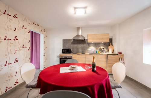 Reichshoffen Cottage | Cottage 'Le Refuge De Charlotte' with Wi-Fi