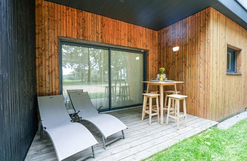 Nesmy House | Cottage N°44, Golf et piscine commune, 2 chambres