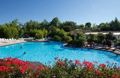 Mezos House | COTTAGE PARKS LE SEN YAN Village Tropical - 3bed mobile home sleeps 6