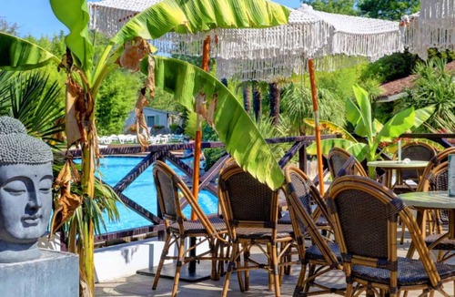 Mezos House | COTTAGE PARKS LE SEN YAN Village Tropical - 3bed mobile home sleeps 6