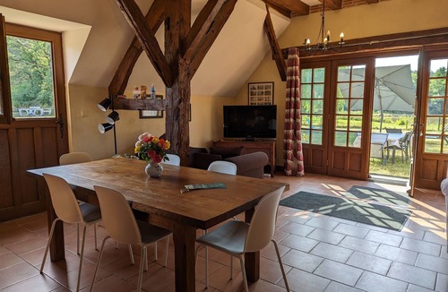 Ligny-le-Ribault Cottage | Cottage Sologne with private pond view, fishing, near Chambord