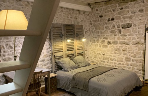 Mont-Saint-Vincent House | Cottage - The Loft of the White Rooster