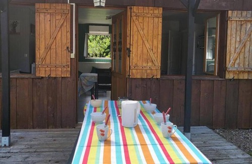 Le Theil Cottage | Cottage with covered pool in Auvergne