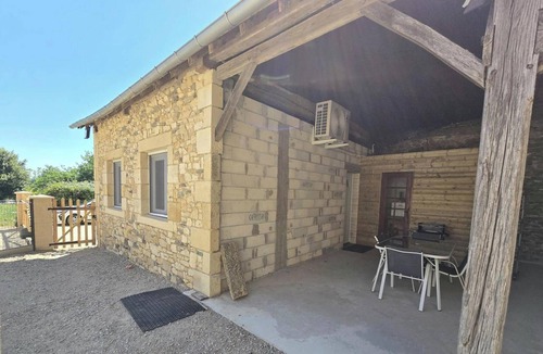Dussac Cottage | Cottage with private parking - 2 guests