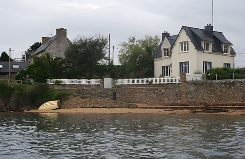 Lanmodez House | Cottage with Stunning Sea View, Direct Beach Access