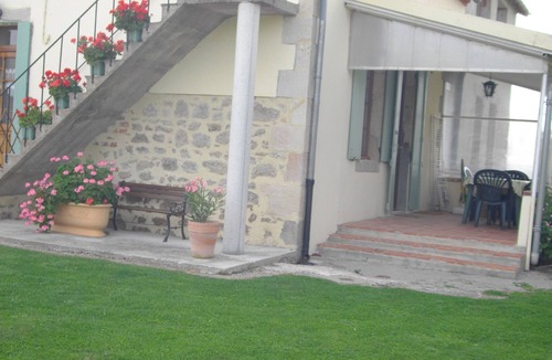 Sazeret House | Country cottage large enclosed grounds ideal for pets