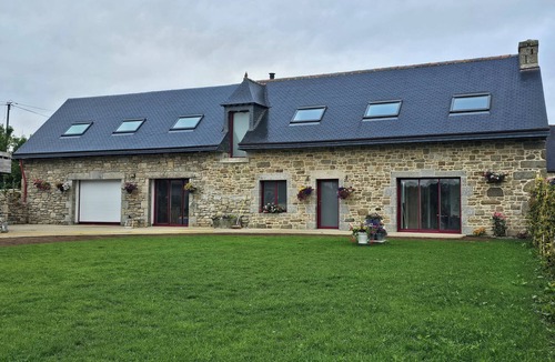 Bourbriac House | Country cottage with indoor pool La maison du Bonheur