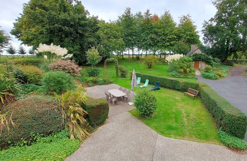 La Pellerine Cottage | Country Getaway: Spacious Gîte with Garden, Terrace, and Close to Mont Saint Michel