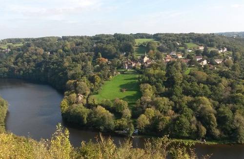 Badecon-le-Pin Apartment | Country house, bucolic garden and leisure areas
