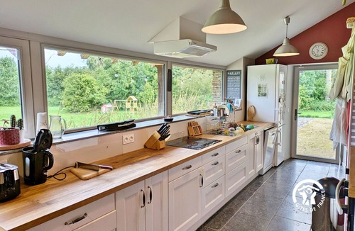 Laigne Cottage | Country house for 8 guests with games and fruit garden