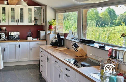 Laigne Cottage | Country house for 8 guests with games and fruit garden