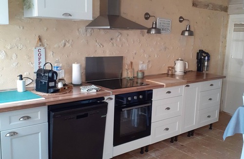 La Rouge House | Country House “Gîte Le Cozy” with Private Garden and Wi-Fi