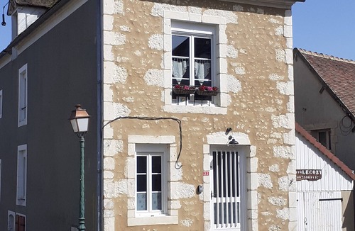 La Rouge House | Country House “Gîte Le Cozy” with Private Garden and Wi-Fi