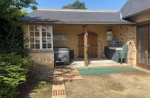 Le Buret House | Country house with jacuzzi, sleeps 15