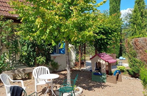 Montambert House | Country house with pool and garden in Burgundy between Loire and Morvan