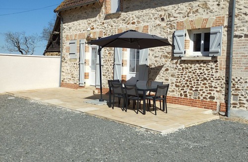 Anjouin Cottage | Countryside house in Anjouin with air conditioning and wifi