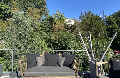 Neuilly-sur-Seine Boat Rental | Countryside in Paris An architect house like an island facing water and nature.
