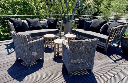 Neuilly-sur-Seine Boat Rental | Countryside in Paris An architect house like an island facing water and nature.