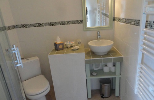 Sizun Bed & Breakfast | Couples' chambre d'hôte in Monts D'Arrée with access to heated swimming pool