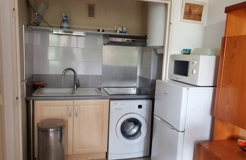 Argeles Plage Apartment | Cozy 2-Room Apartment, Balcony & 50m to Beach, Argelès-sur-Mer, Sleeps 4