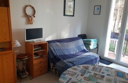 Argeles Plage Apartment | Cozy 2-Room Apartment, Balcony & 50m to Beach, Argelès-sur-Mer, Sleeps 4