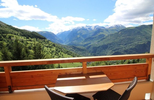 Auris Apartment | Cozy 2-room cabin apt, 4 ppl, 400m from slopes, parking included