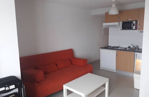 Arette Apartment | Cozy 4-person apartment with ski-in access, dishwasher, washing machine, ski locker, free parking