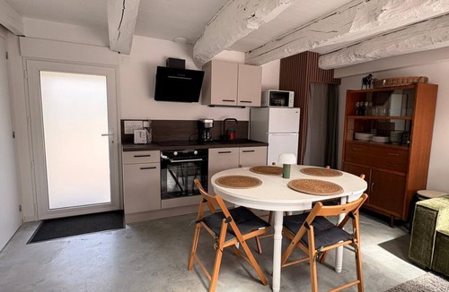 Merlevenez Apartment | Cozy apartment for 6 people with a large terrace, 15 minutes from the ocean; pets allowed
