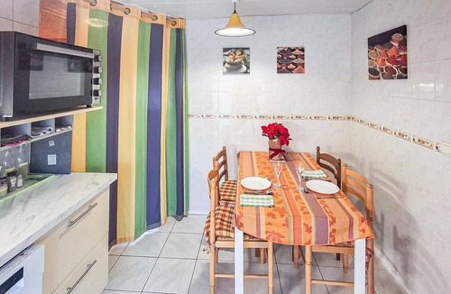 Larmor-Plage Apartment | Cozy apartment in Larmor-plage with WiFi