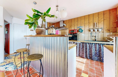 Locmariaquer Apartment | Cozy apartment in Locmariaquer with WiFi